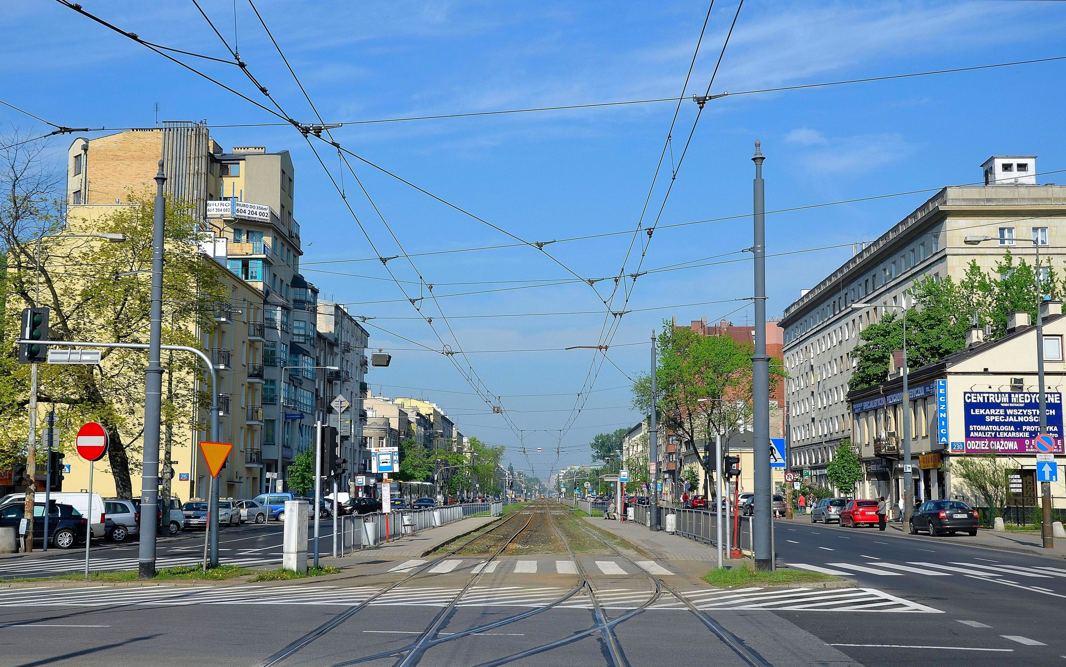 Улица бай. Grochowska Station. Ul. Grochowska 44 Lok.u3, 04-282 Warszawa.