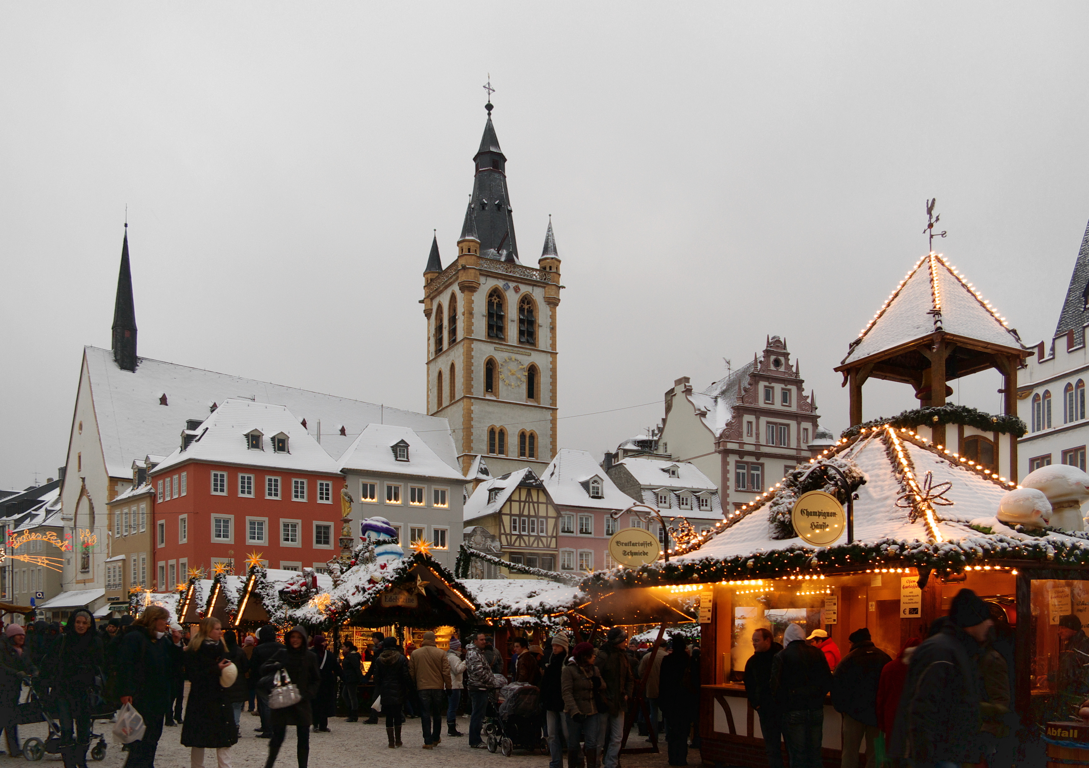 Weihnachtsmarkt_Trier_BW_2.JPG