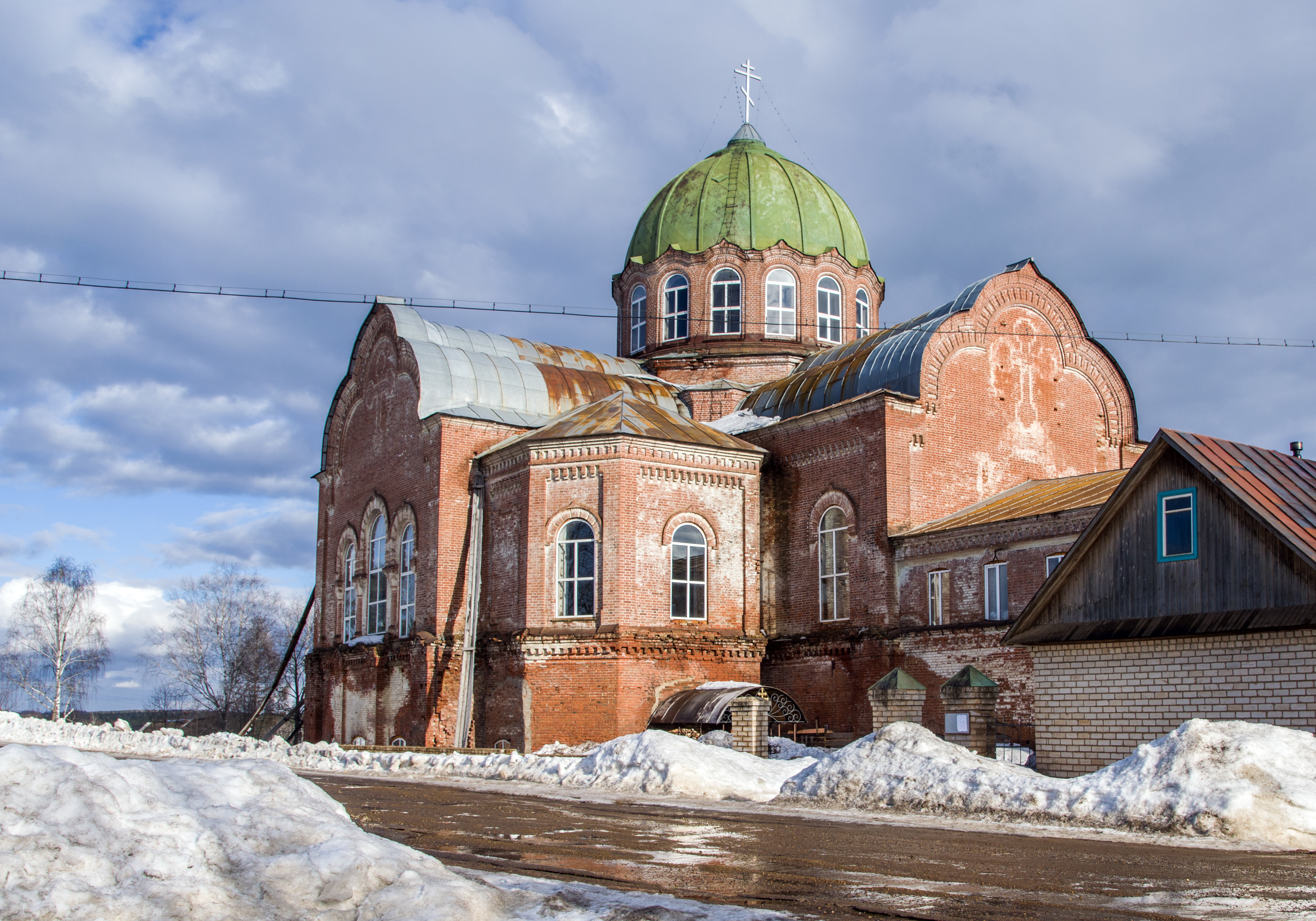 Погода уни кировская. Храм Алексндра Невский Уни. Храм Александра Невского поселок Уни Кировская область. Унинская Александро Невская Церковь. Достопримечательности Уни Кировская область.