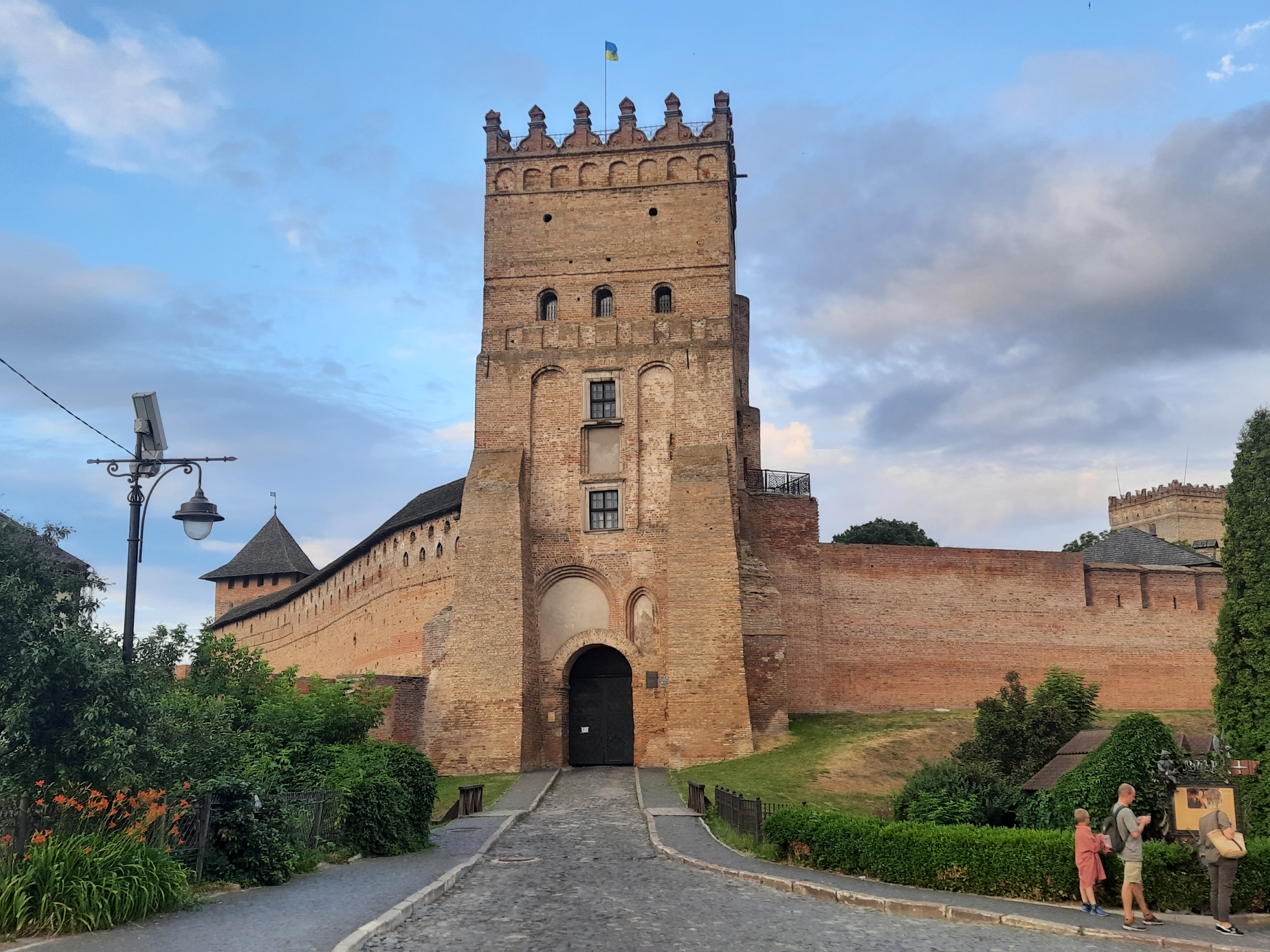 Вежа. Замок Любарта в Луцке. Город Луцк замок Любарта. Луцкий замок Луцк. Замок Любарта (Луцкий замок).