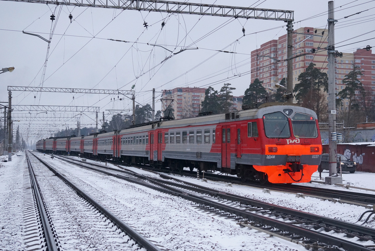 Электричка чкаловская болшево. Эд4м 0227. Эд4м TRAINPIX. Эд9м-0227. Эд4м 227.