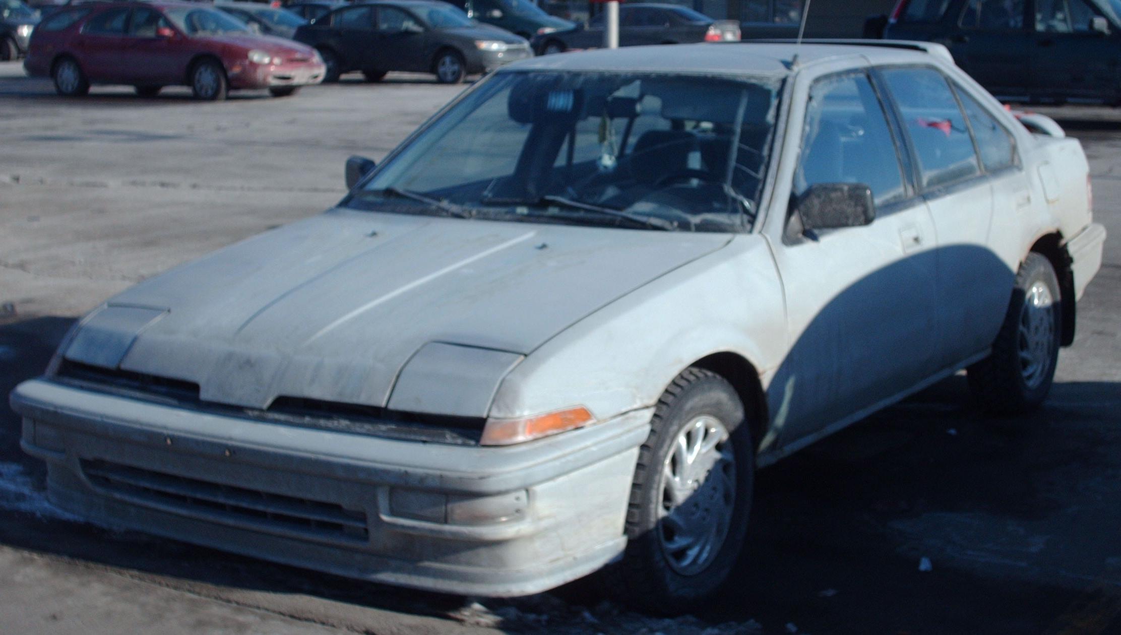 https://upload.wikimedia.org/wikipedia/commons/9/9e/1st_Gen_Integra_Sedan.jpg