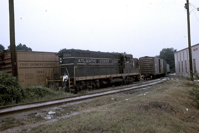 File:Acl-emd-gp7-271-in-greenville-sc--1966-07--picture-by-frankie-grove--cc-by-2-0.jpg