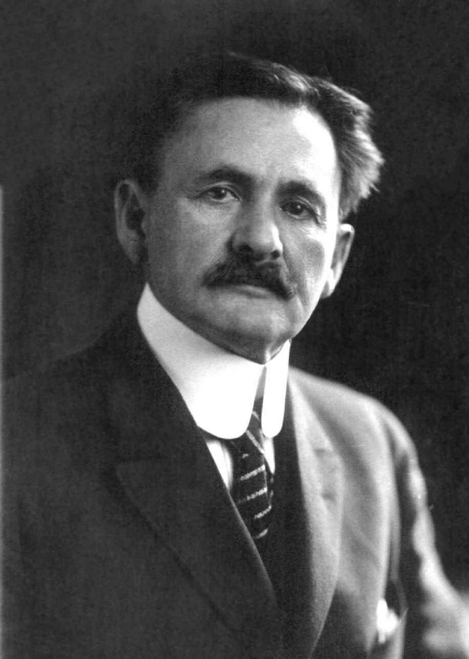 Michelson in 1907 (photograph of [[Nobel Prize in Physics|Nobel laureate]])