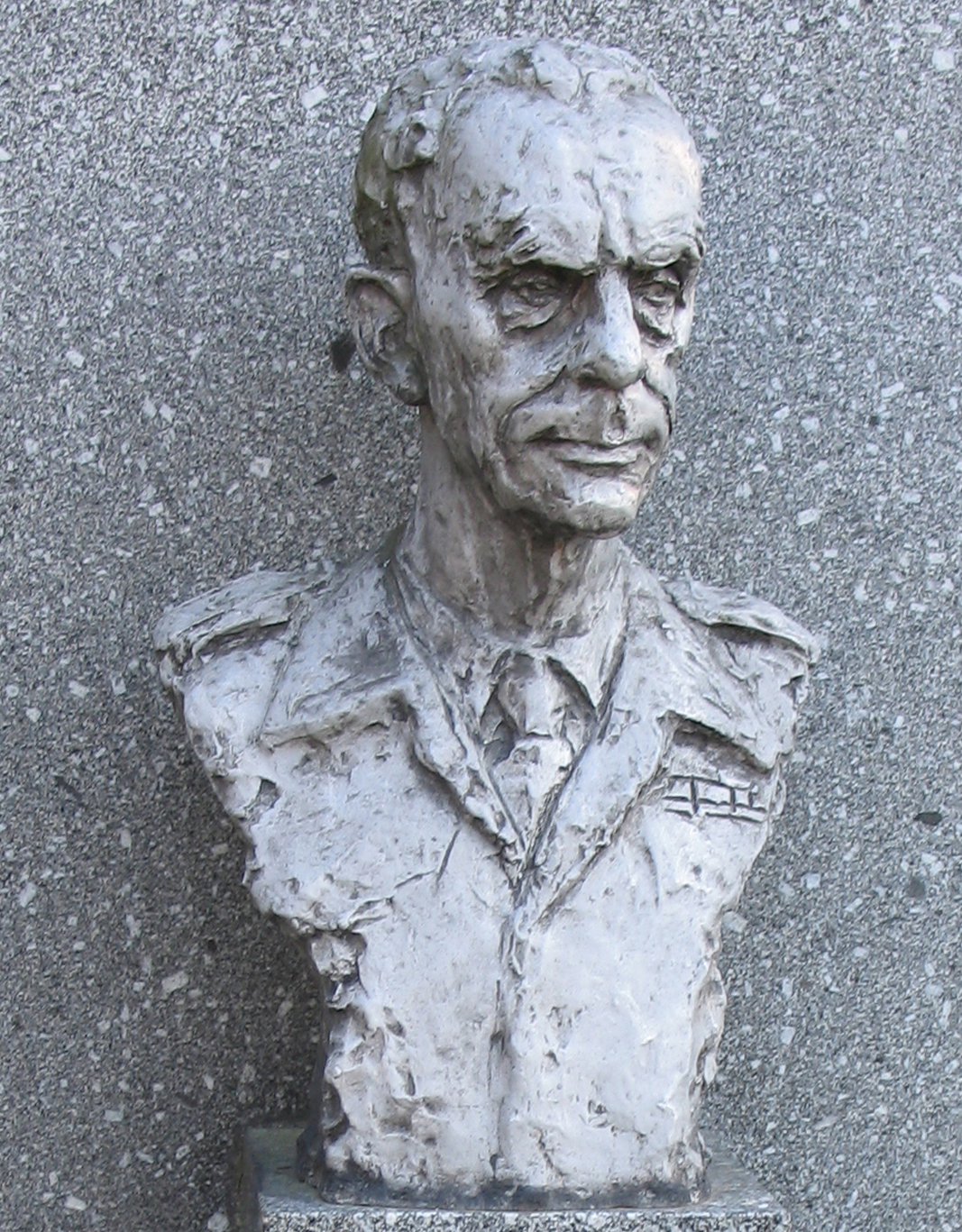 Bust of Karel Klapálek at [[Dukla Pass