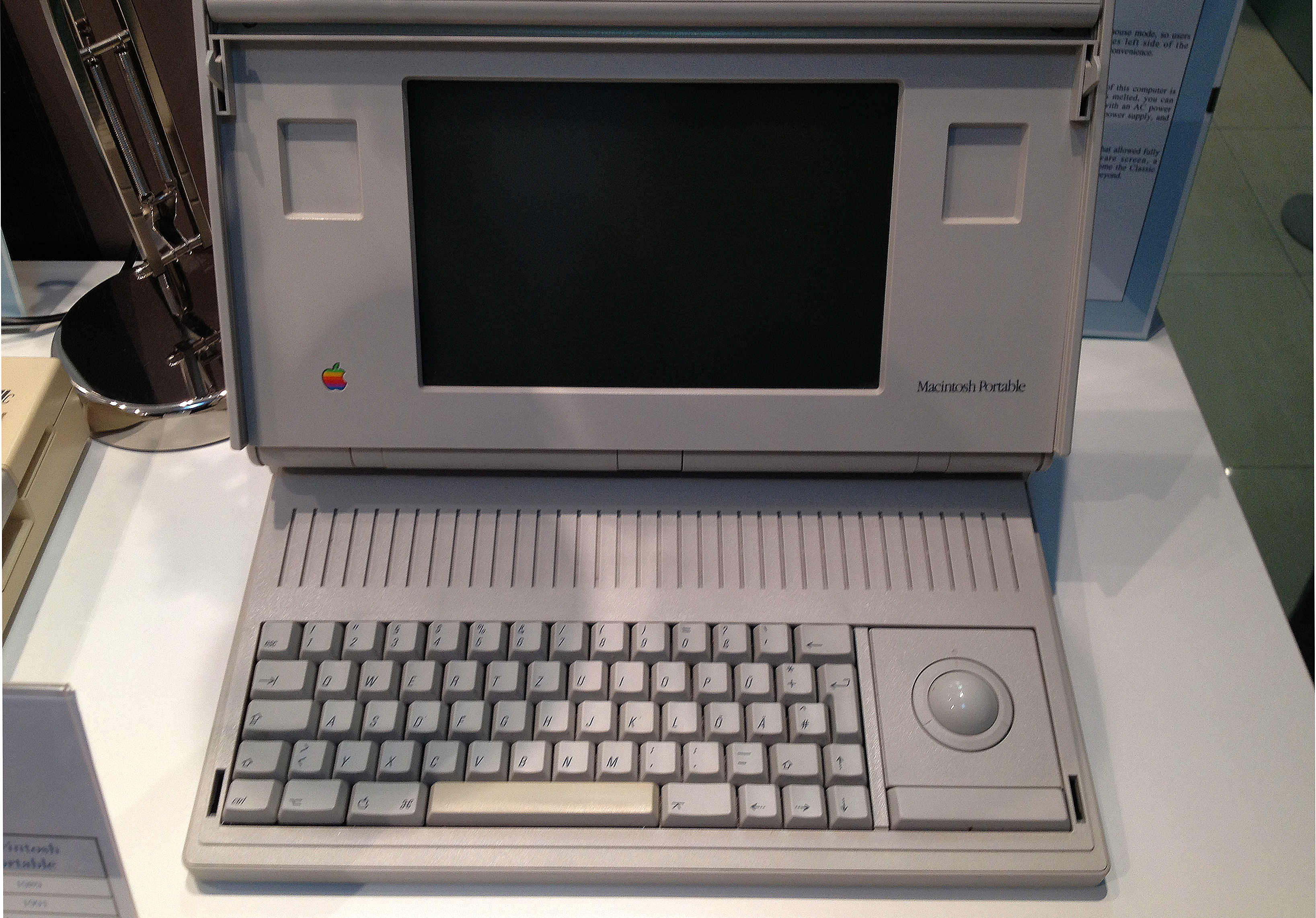 Macintosh Portable — Wikipédia