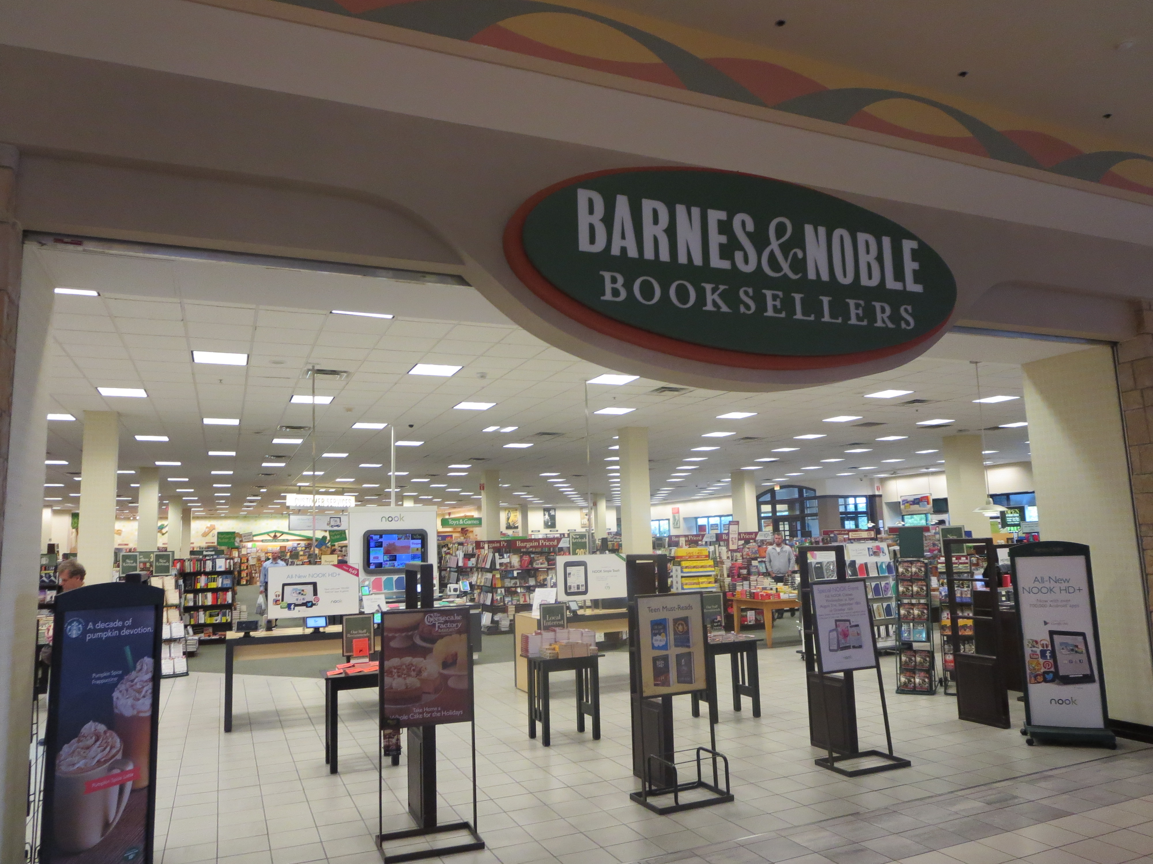 File Barnes Noble From Inside East Towne Mall Jpg Wikimedia