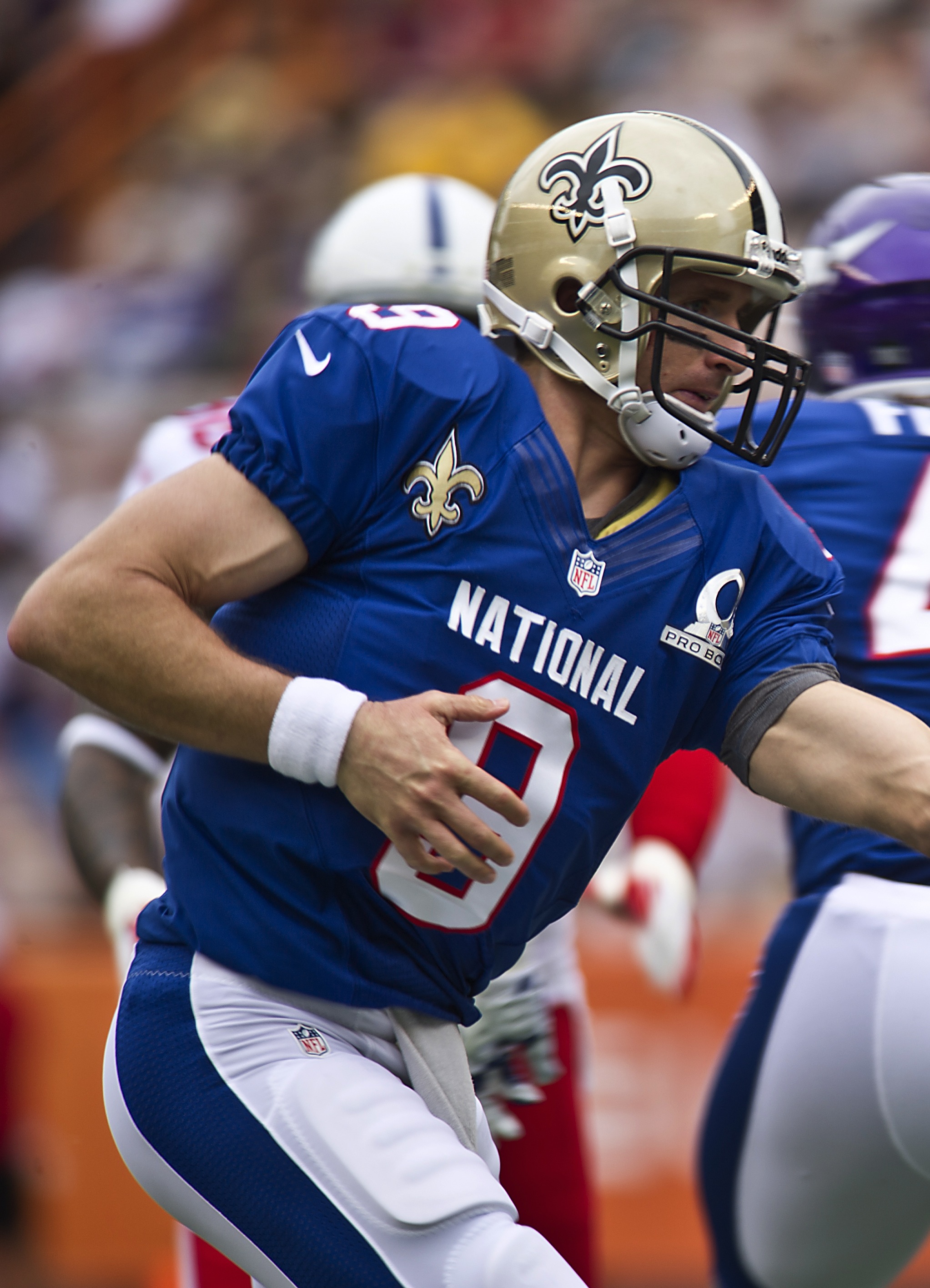 Saints' Drew Brees becomes first NFL player to reach 80,000 passing yards