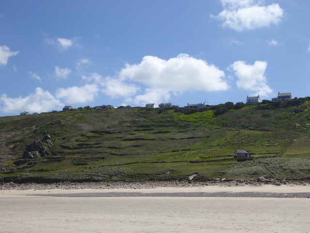 File:Cliff top field system between Carn Barges and Carn Towan - geograph.org.uk - 4031553.jpg