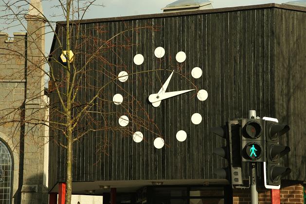 File:Clock, Tanderagee - geograph.org.uk - 1046410.jpg