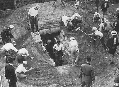 File:Construction of Air-raid shelter in Japan.JPG