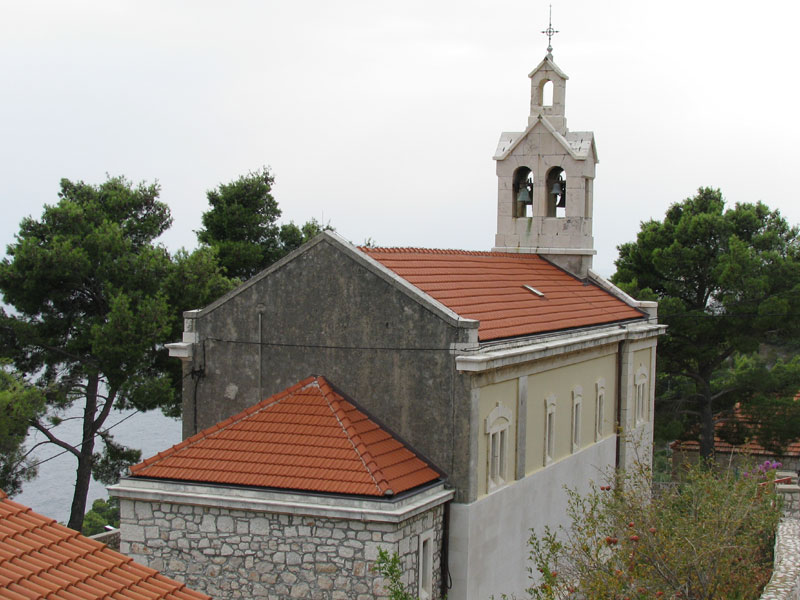 File:Crkva u sv. Nedilji na Hvaru.jpg