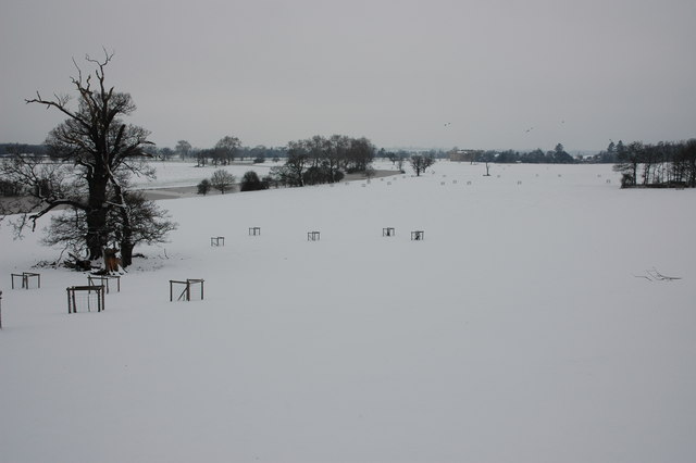 File:Croome Park in snow - geograph.org.uk - 335112.jpg