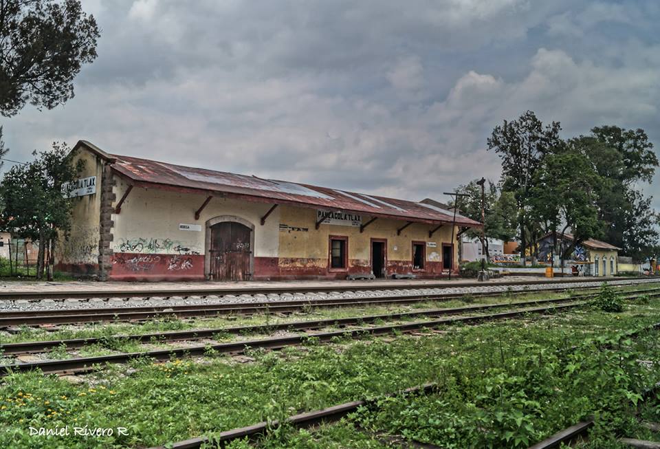 File:Tren en estacion pablo acosta.jpg - Wikimedia Commons