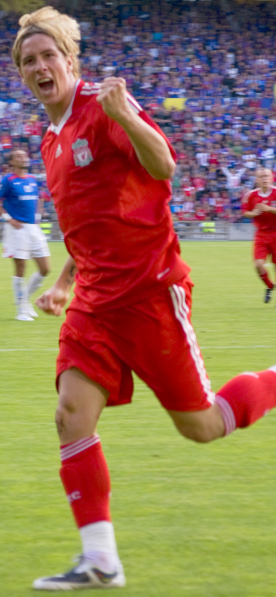 托雷斯在2008年效力利物浦期間慶祝自己的進球
