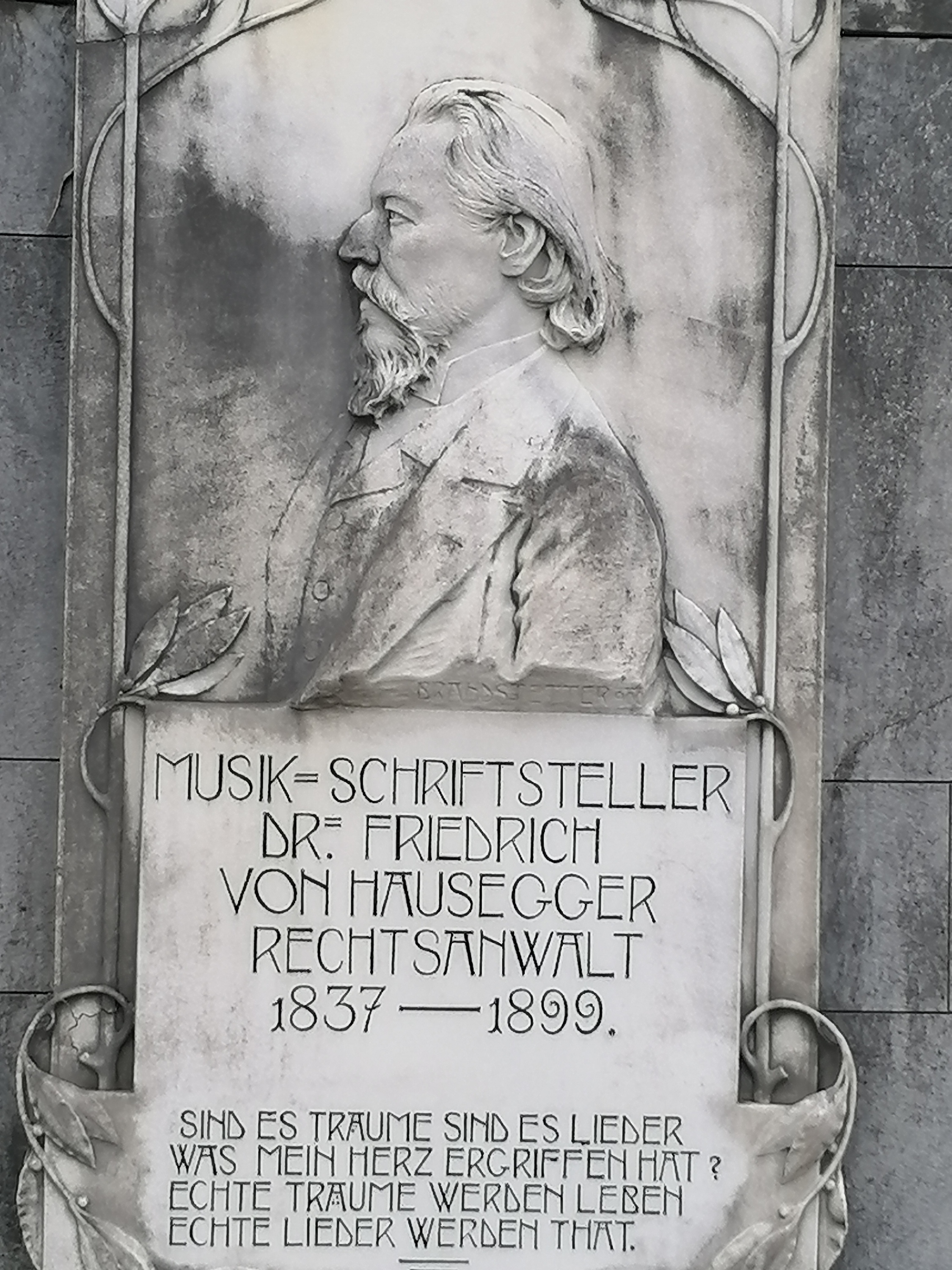 Grabmal auf dem St.-Peter-Stadtfriedhof in Graz