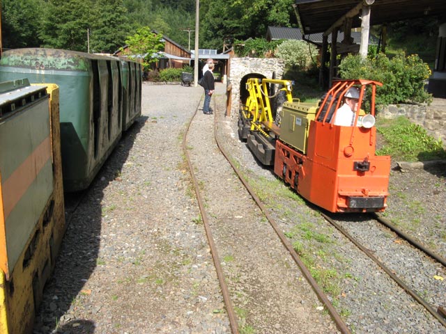 File:Grubenbahn ins Bergwerk - geo-en.hlipp.de - 13627.jpg