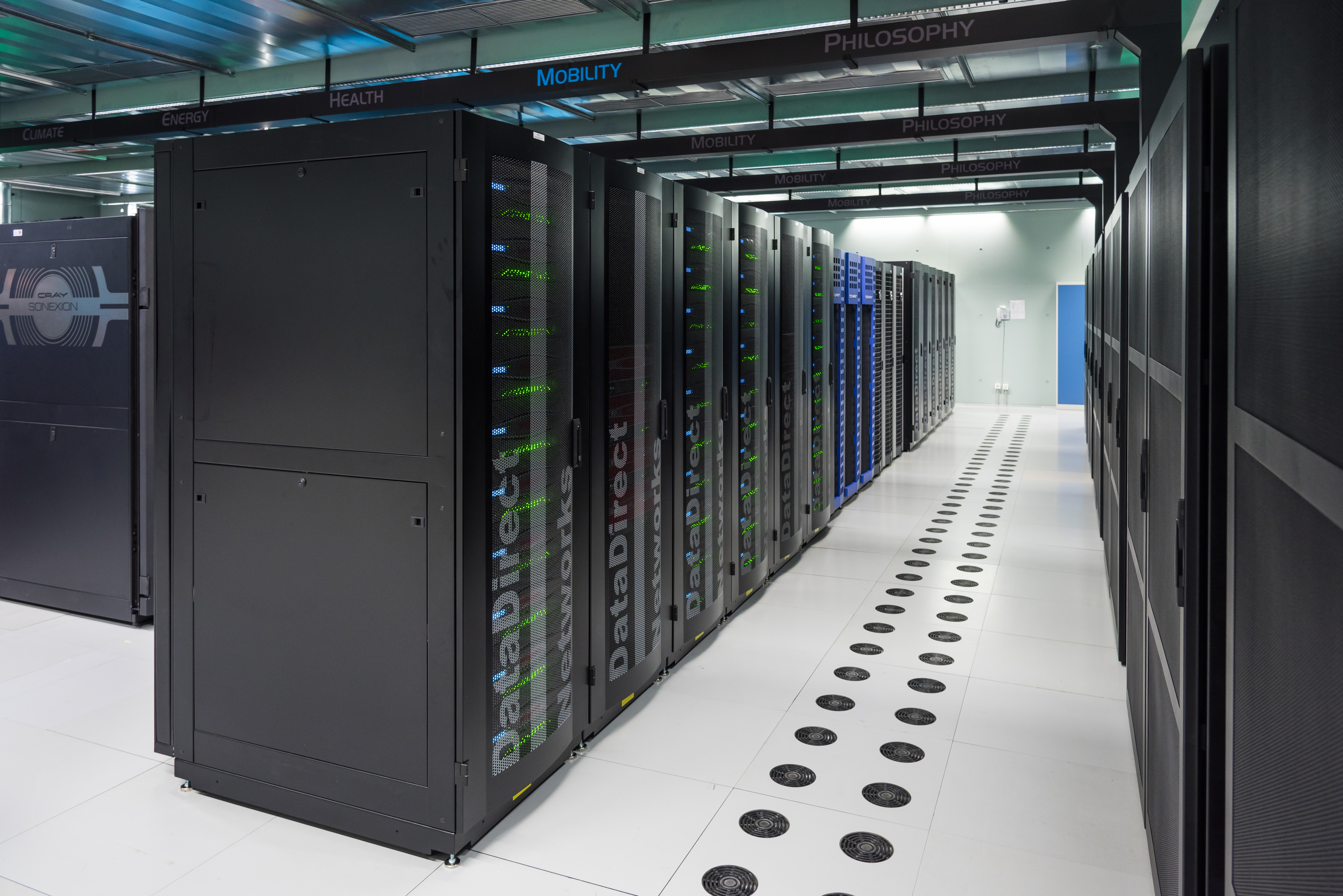 Cluster para HPC no High Performance Computing Center de Stuttgart