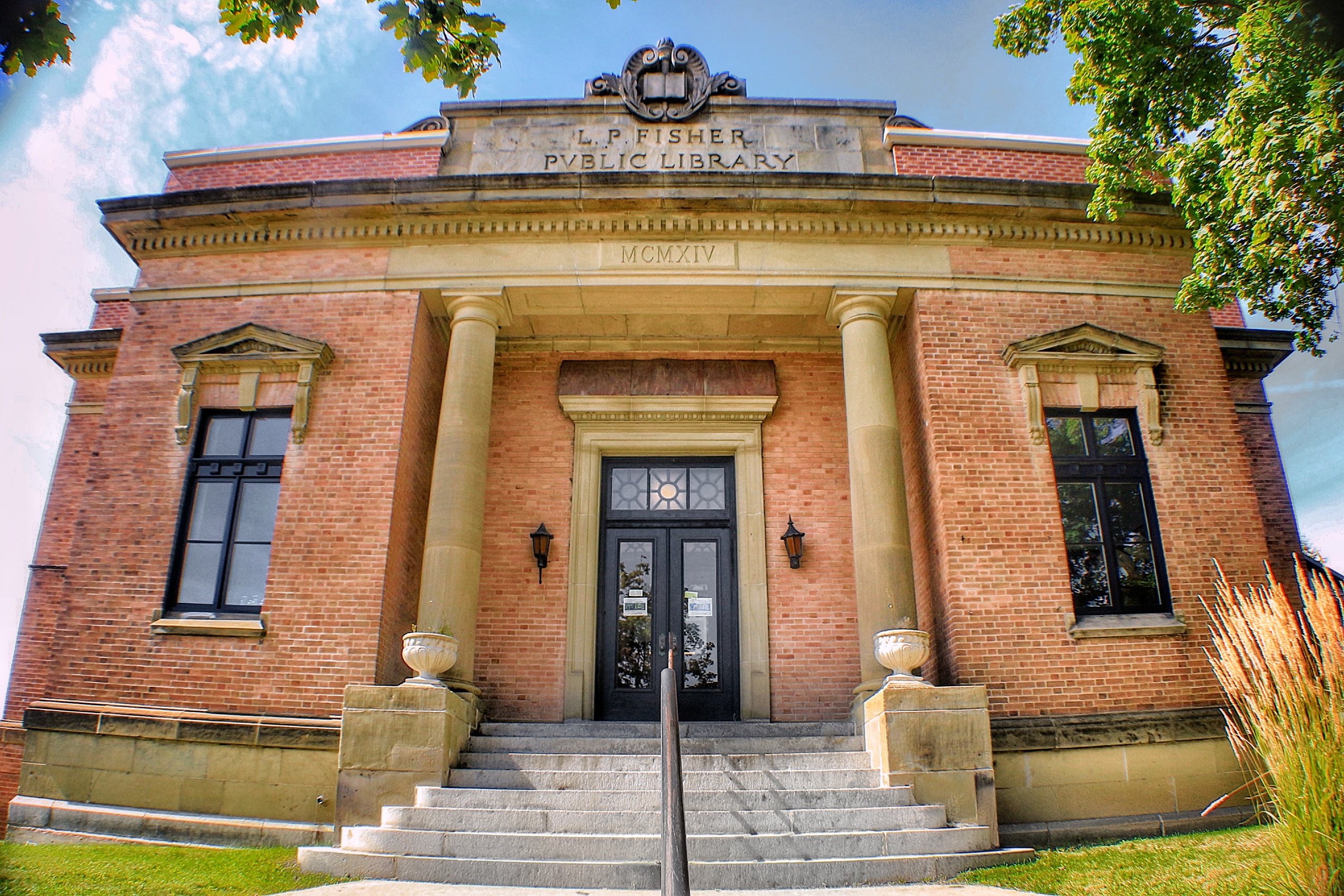 L.P. Fisher Public Library / #CanadaDo / Best Things to Do in Woodstock