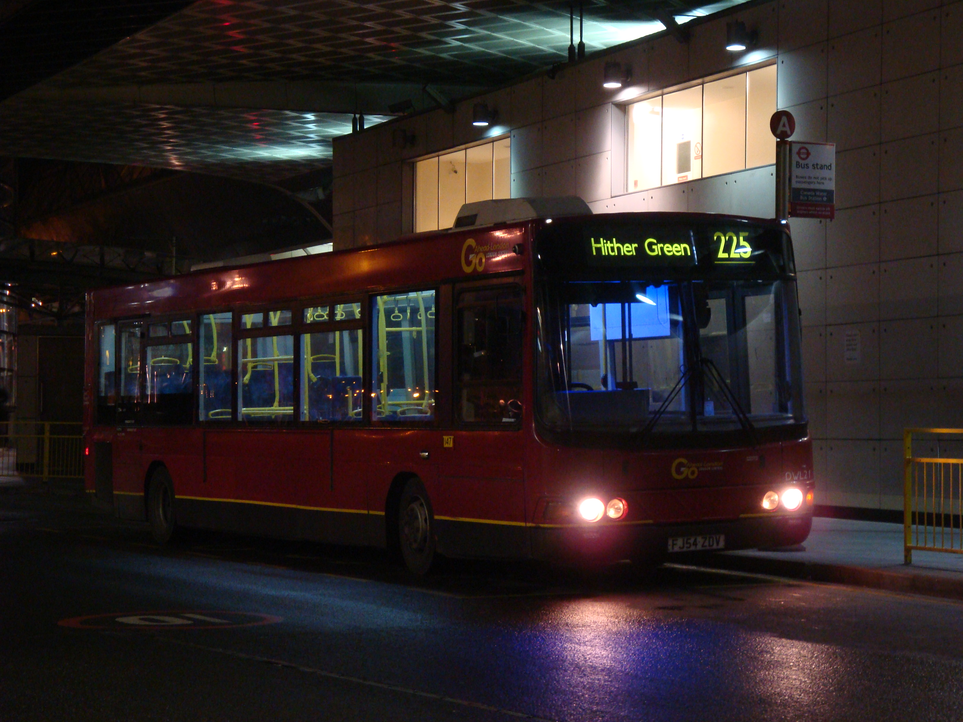 Автобус 225 саратов красный. 225 Автобус СПБ. Автобус 225 Саратов Мерседес.