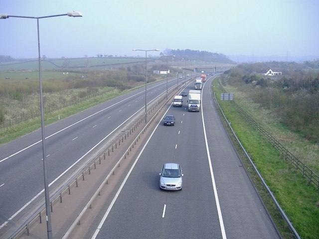 File:M4 motorway, looking east - geograph.org.uk - 381064.jpg