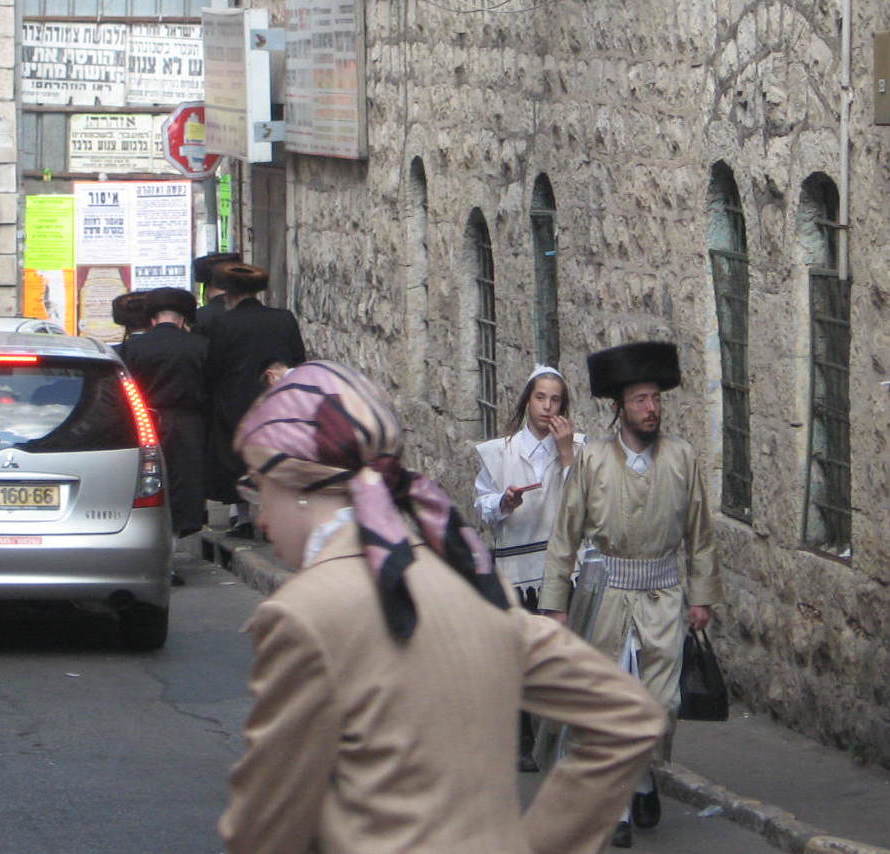 Mea Shearim Modesty.JPG