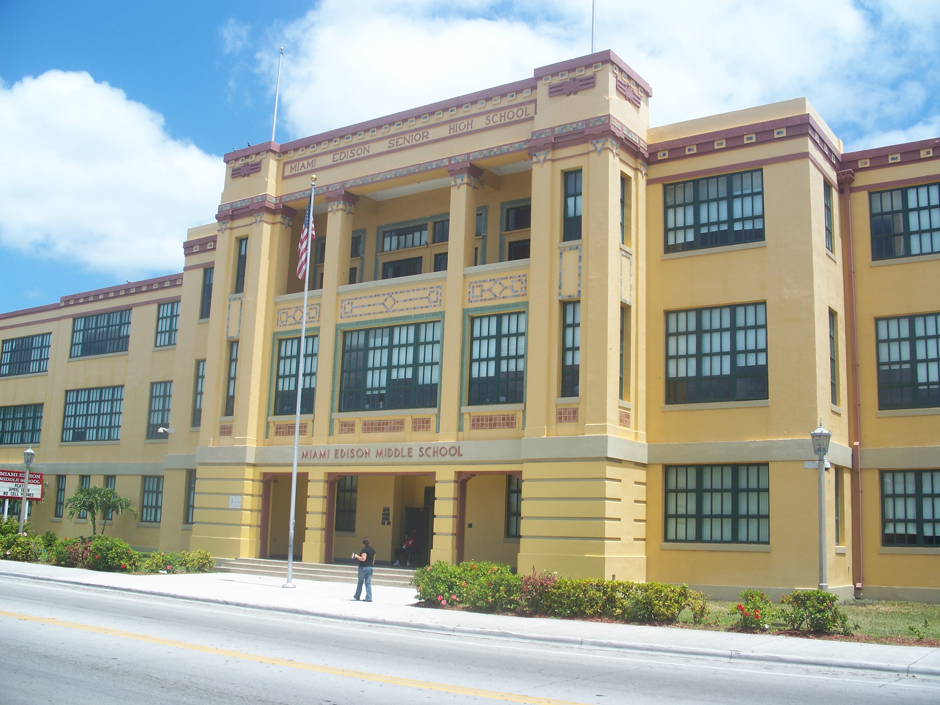 File:Miami Little Haiti FL Edison Senior High02.jpg ...