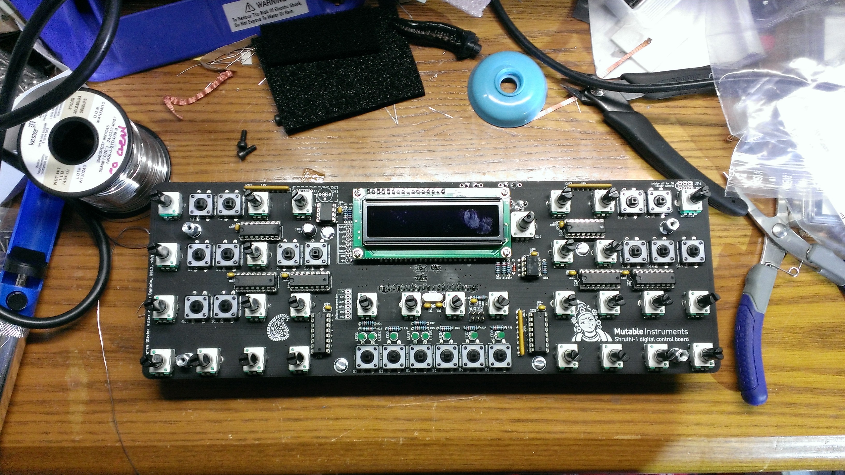 File:Mutable Instruments Shruthi XT - circuit board front (photo