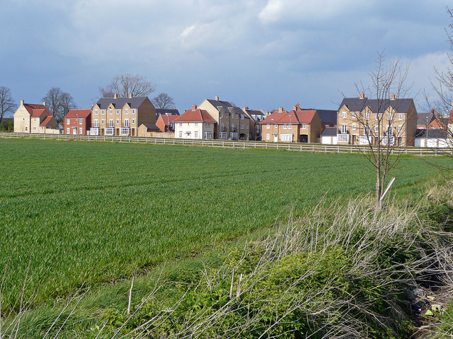 File:New housing in Ely - geograph.org.uk - 799441.jpg