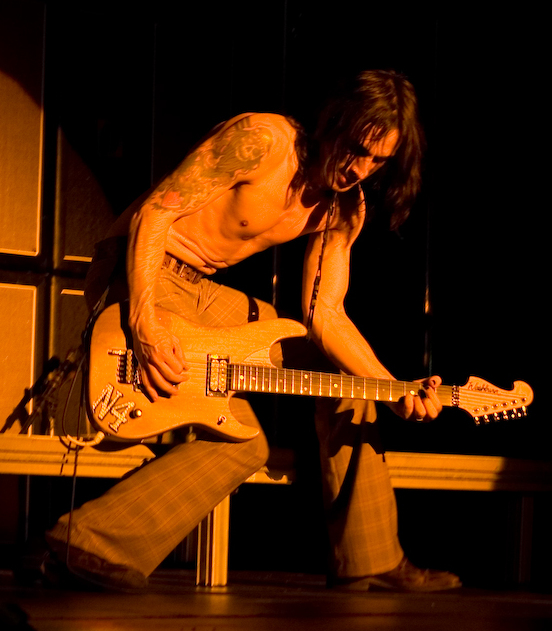 Bettencourt performing in 2008