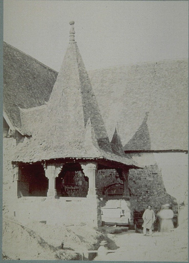 File:Photographie Melesse porche d'église Musée de Bretagne 949.2863.JPG