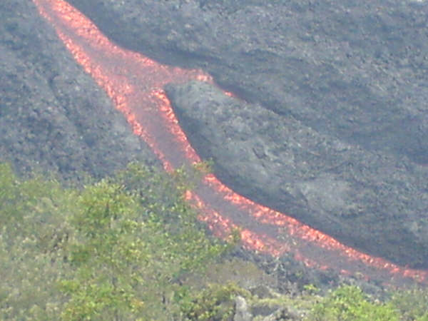 File:Rios de lava pacaya.jpg