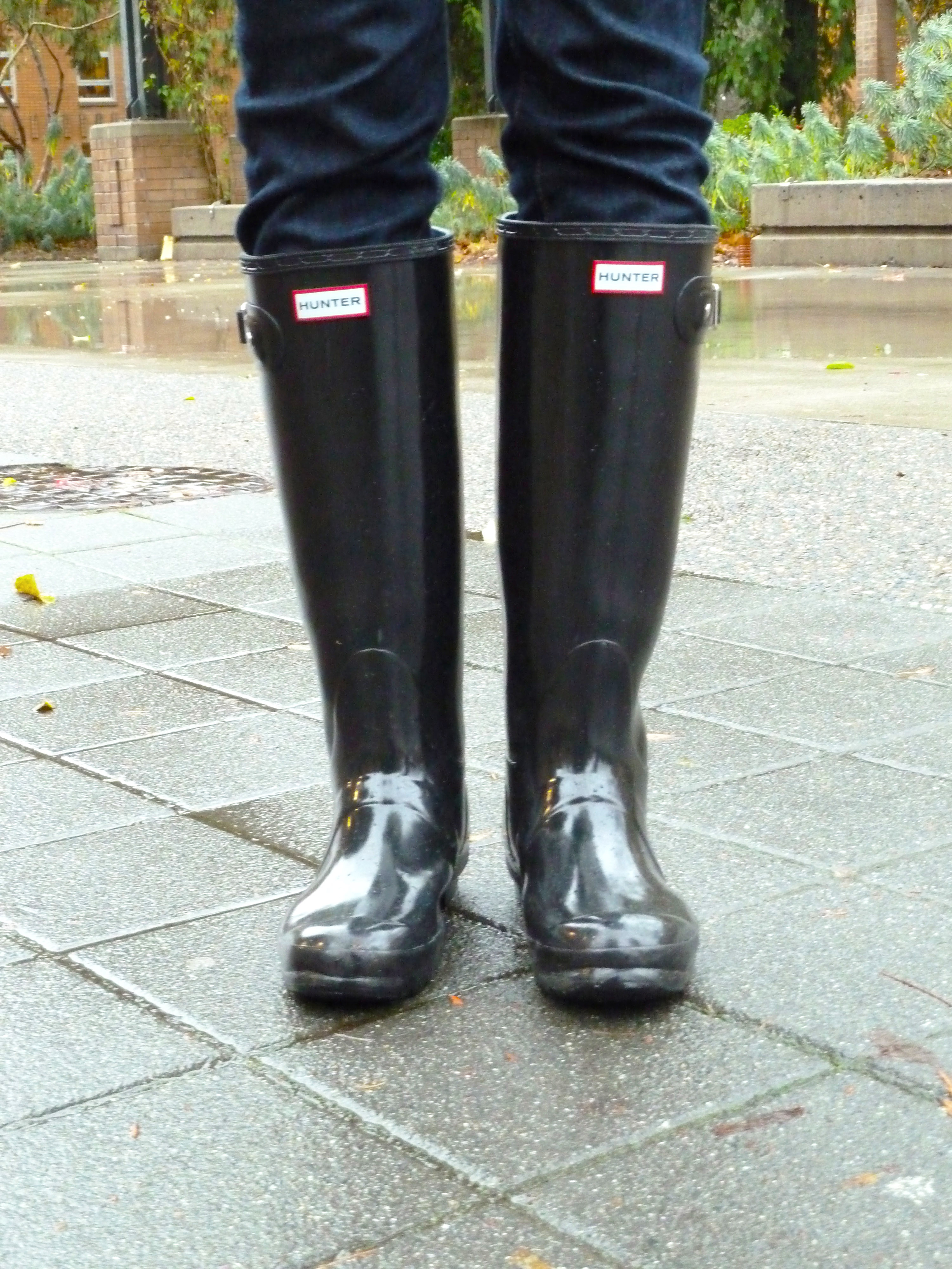 File:Shiny Black Rain Boots.jpg 