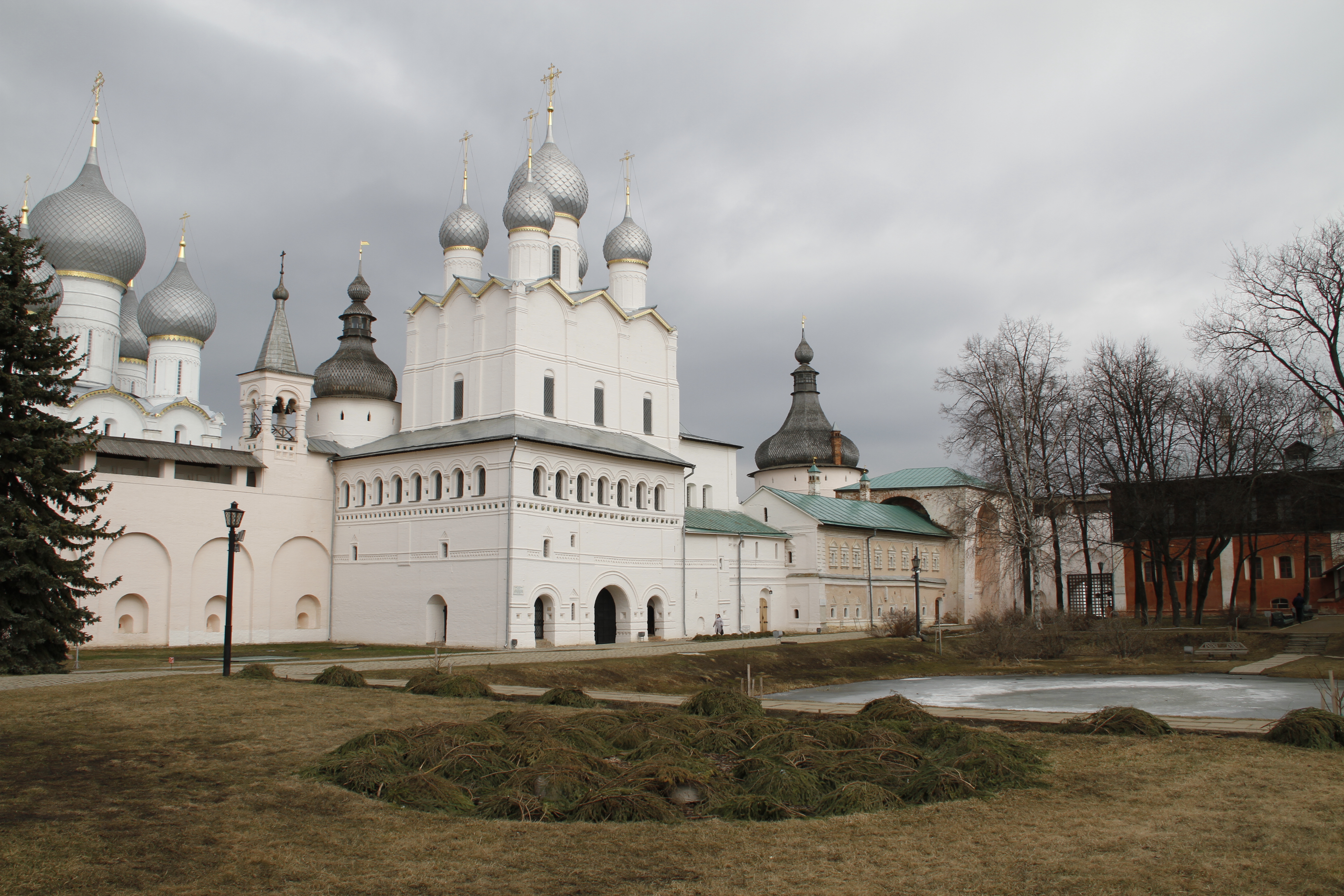 Владычный двор Ростовского Кремля