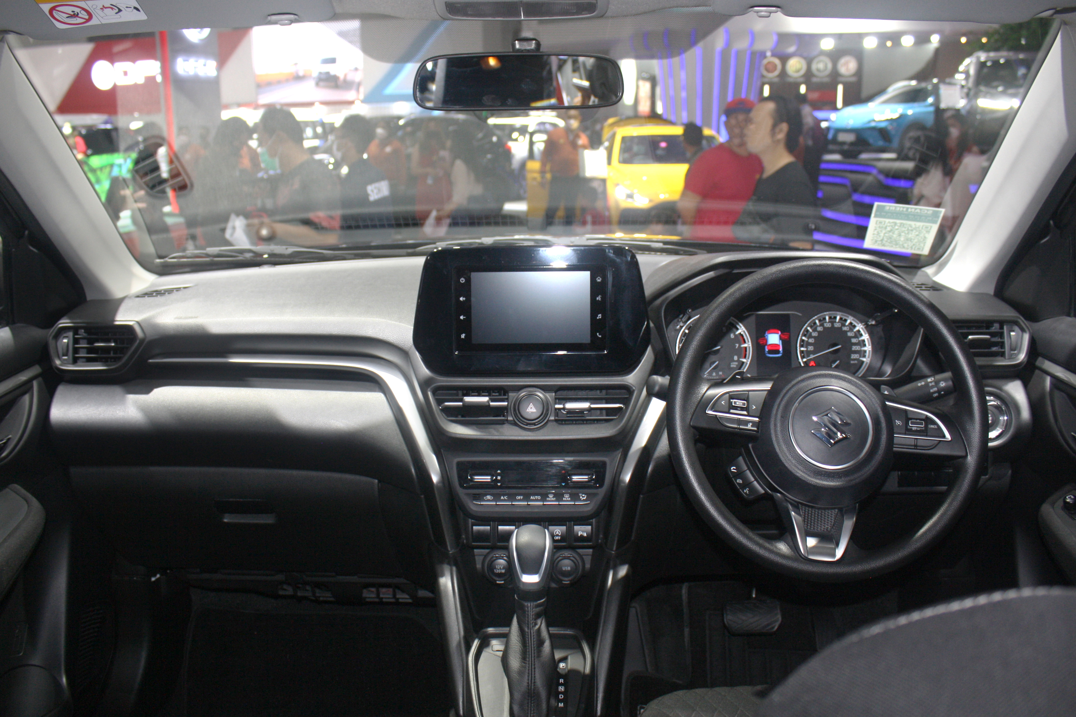 File:2023 Suzuki Grand Vitara GL Smart Hybrid interior (Indonesia).jpg -  Wikimedia Commons