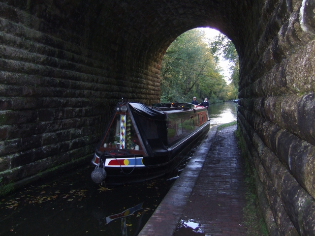 File:A tight squeeze on the Shropshire Union - geograph.org.uk - 597458.jpg