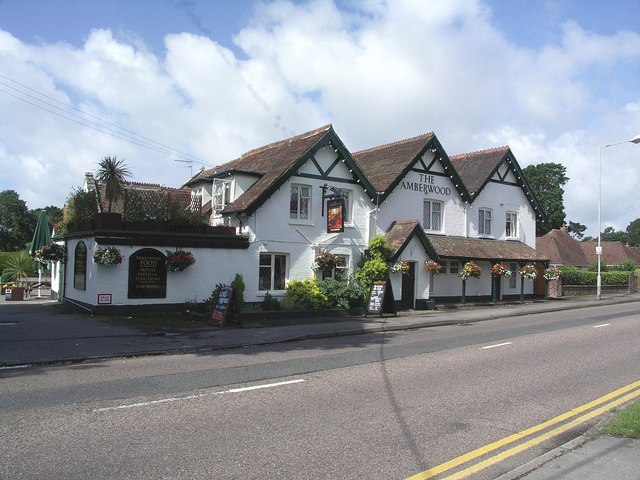 File:Amberwood Pub - geograph.org.uk - 497014.jpg