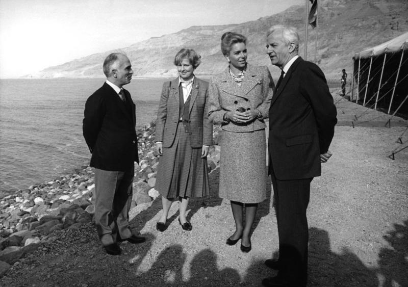 File:Bundesarchiv B 145 Bild-F069597-0031, Jordanien, Staatsbesuch des Bundespräsidenten.jpg