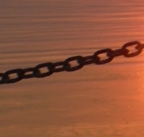 File:Chain in sunset.jpg