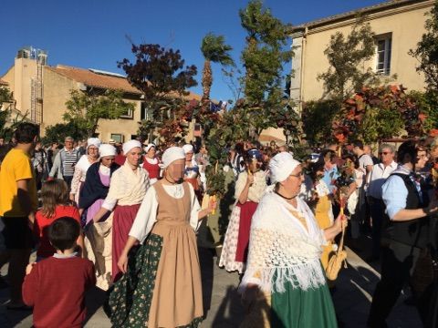 File:Danses folkloriques Gruissan.jpg