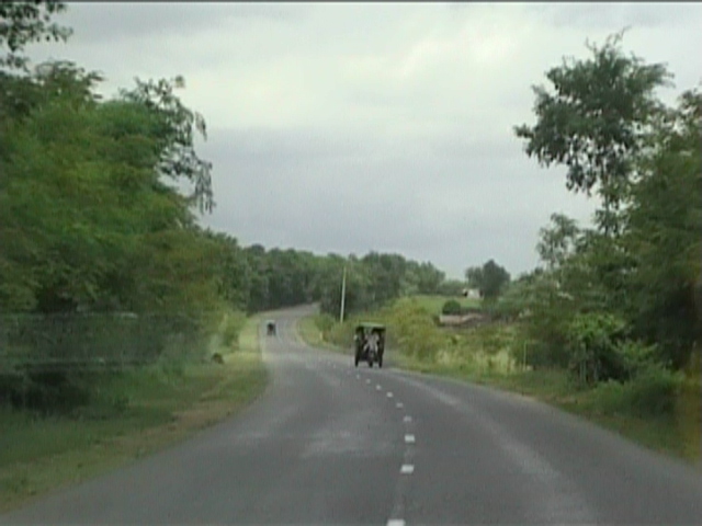 File:Dhaka-Chapainobabganj Highway 1.JPG