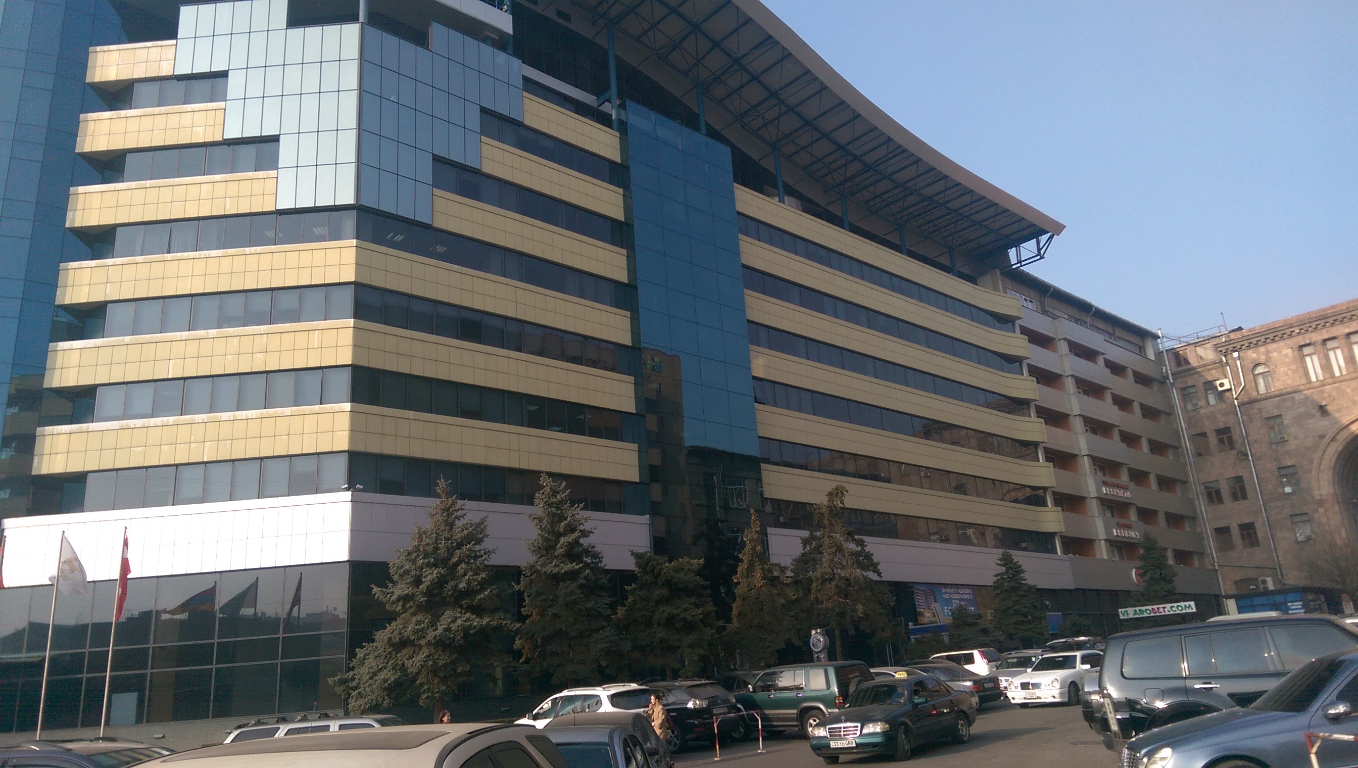 Бизнес в ереване. Эребуни Плаза в Ереване. Эребуни Плаза бизнес центр. Отель Эребуни Армения. БЦ Эребуни в Ереване.
