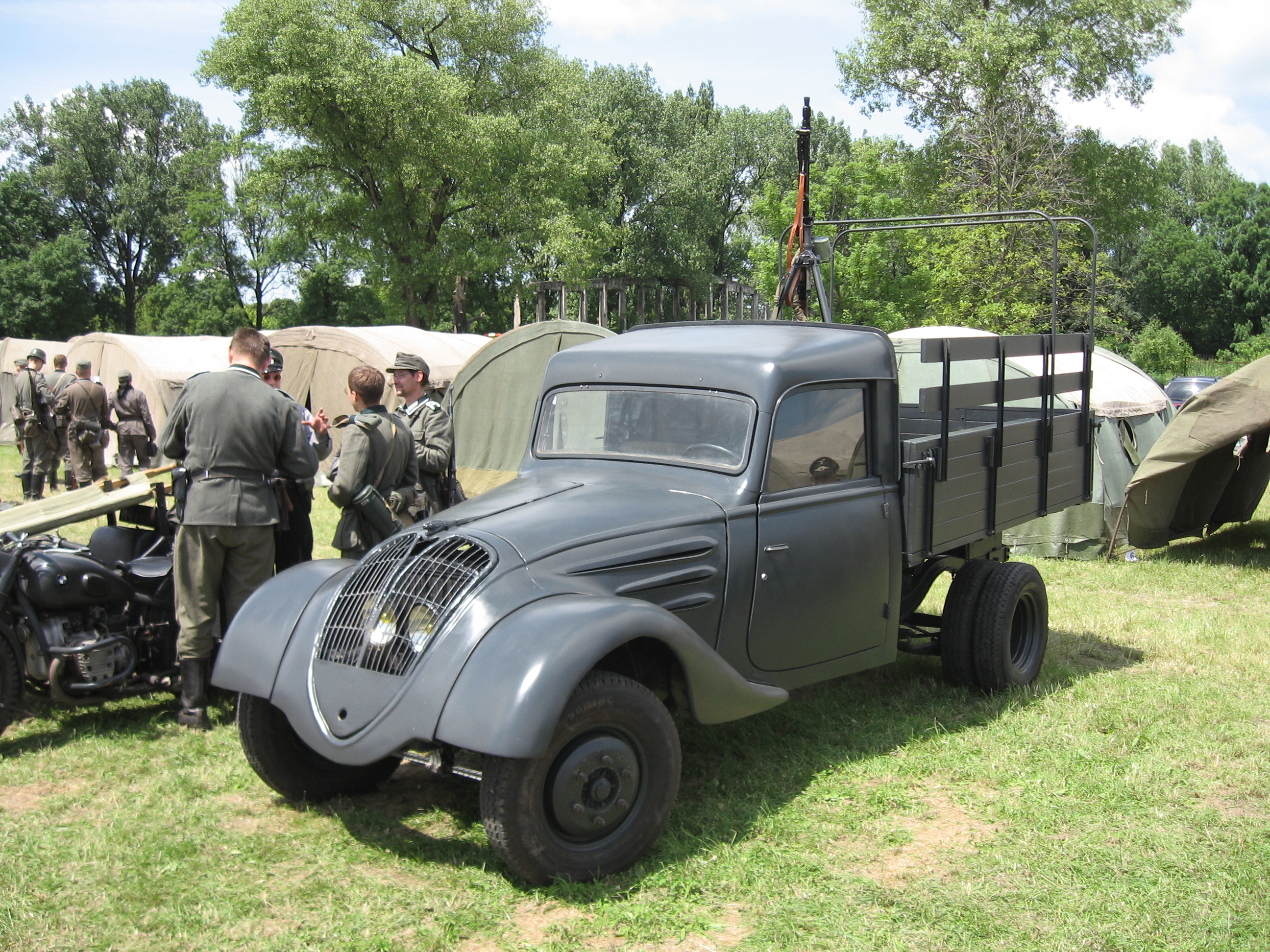 PEUGEOT 402 B, Limousine 1939 - Sai