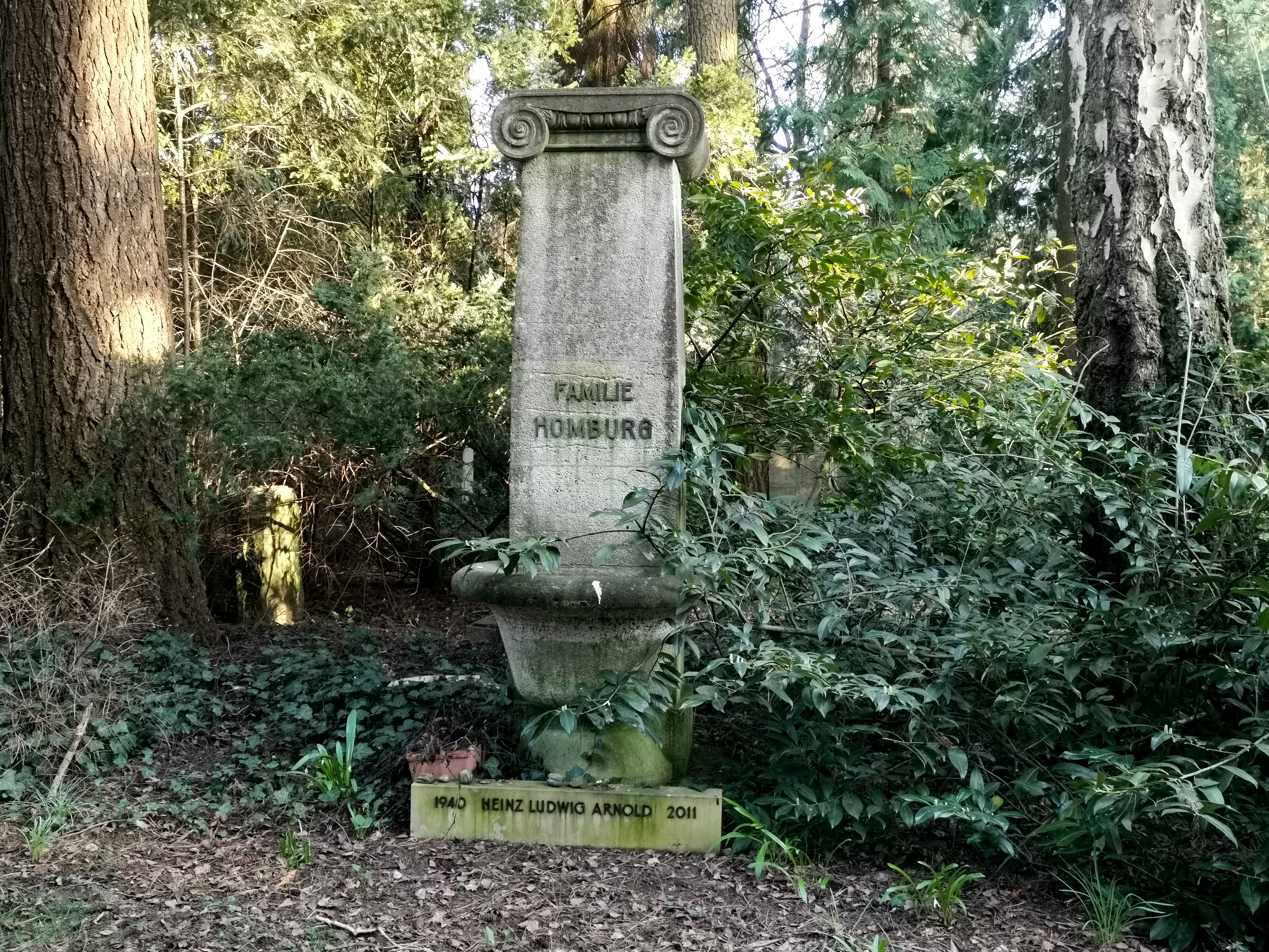 Grabstätte Heinz Ludwig Arnold auf dem [[Stadtfriedhof Göttingen