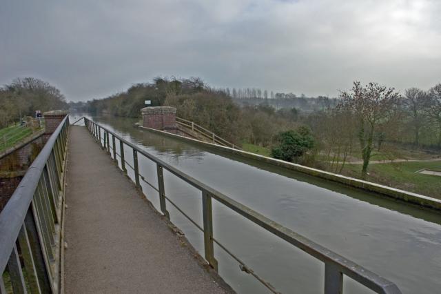 File:Grand Union Canal - geograph.org.uk - 515.jpg