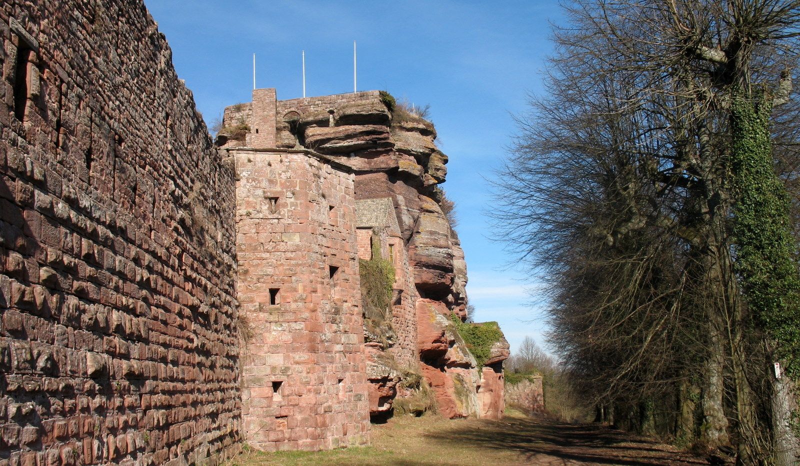 Look the castle. Замки look. Fortification in Northampton.