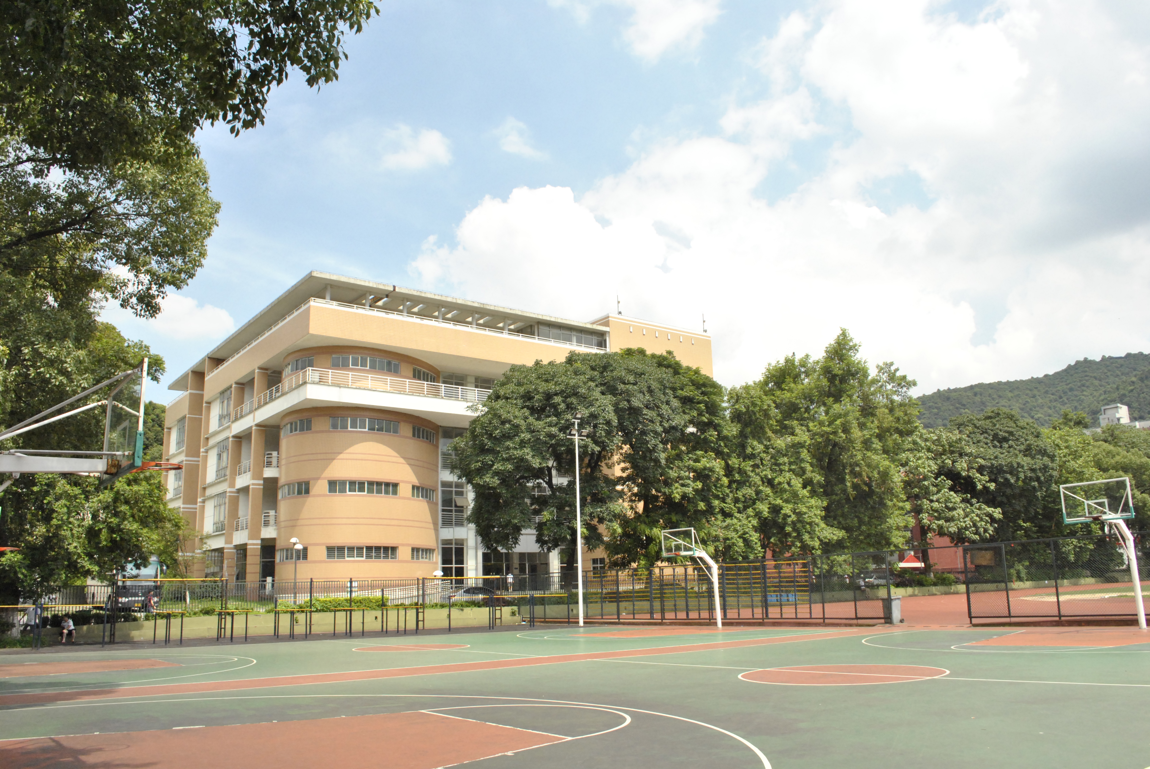 Hunan normal University. Хунаньский университет фотографии. Университет Хунань численность учеников. Вид изнутри университет Хунань.