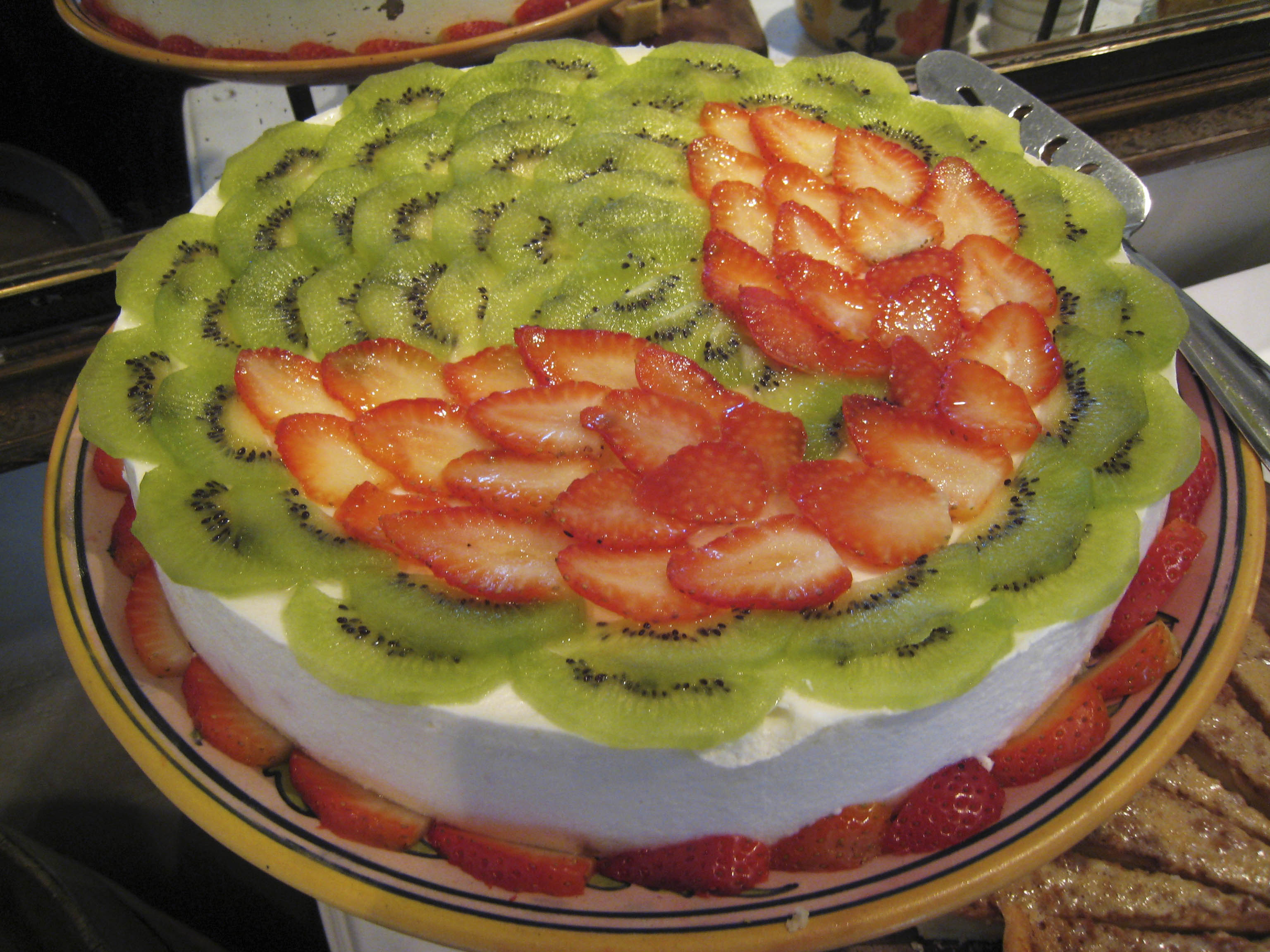 Файл:Kiwi strawberry mousse.jpg — Википедия