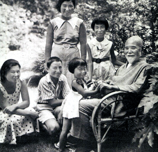 Korekiyo Takahashi with his grandchildren