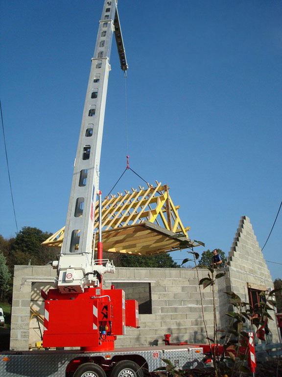 File:Levage fermette grue klaas.jpg - Wikimedia Commons